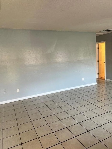 Photo - 13920 Wales St Unidad 1