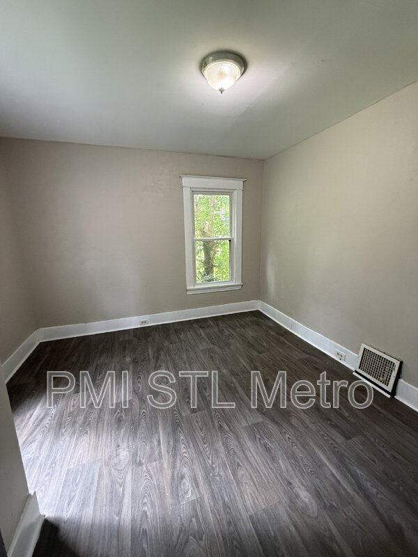 Photo - 7212 Eunice Ave