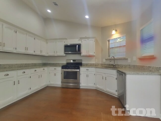 Photo - 2055 Towne Manor Dr NW