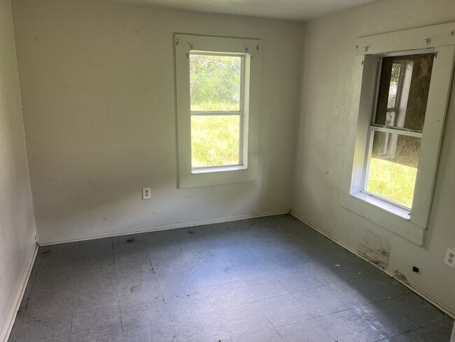 Building Photo - 507 N 6th St Rental