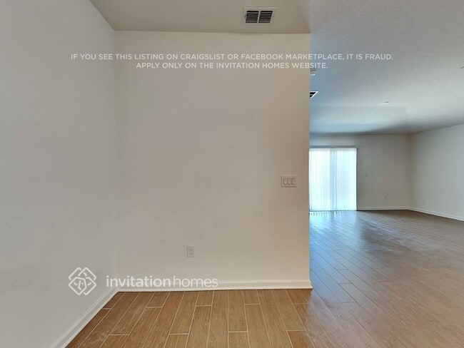 Photo - 925 Caitlin Loop