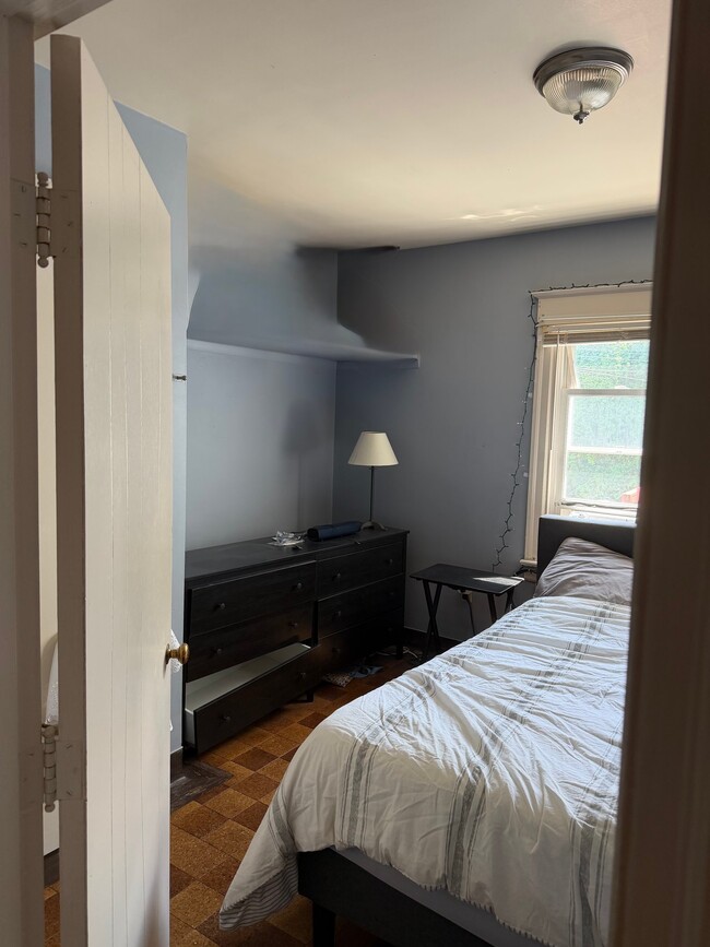Photo - 820 Bridge St Unit Apt 1