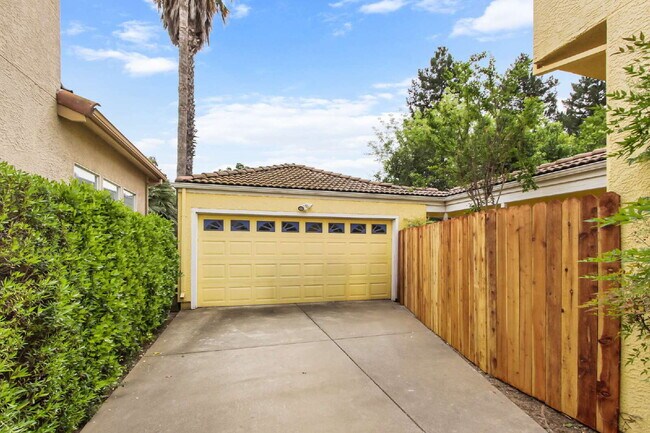 Photo - Short term room for rent Unit 2