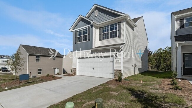 Photo - 605 Mackenzie Cv