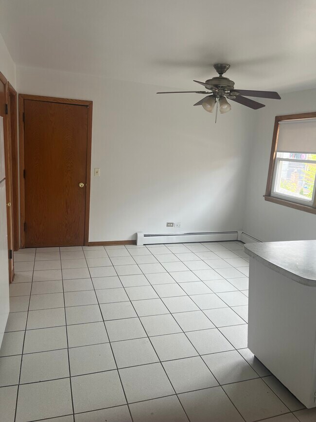 Photo - 5421 W Windsor Ave Unit 2nd Floor