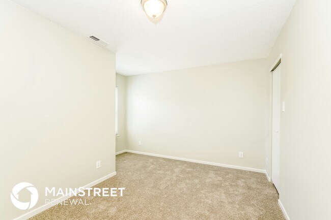 Photo - 138 Frostwood Ln
