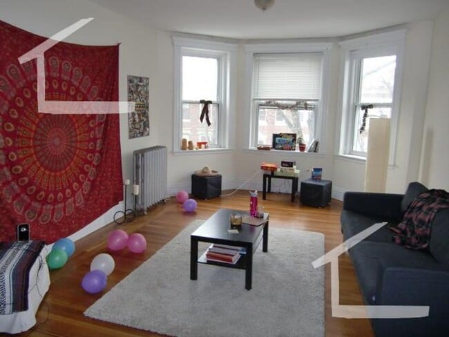 Photo - BU East Massive 2 bed flat Near St Mary  Hurry for this one  Be gone by March!