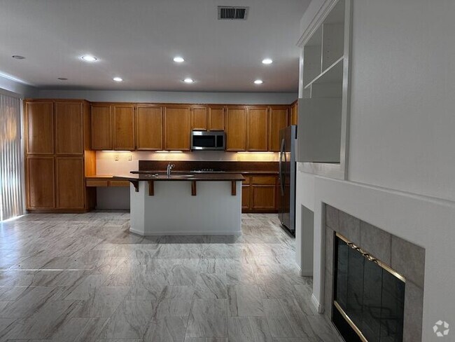 Building Photo - Situated In a Quiet Community Of Santa Cla... Rental