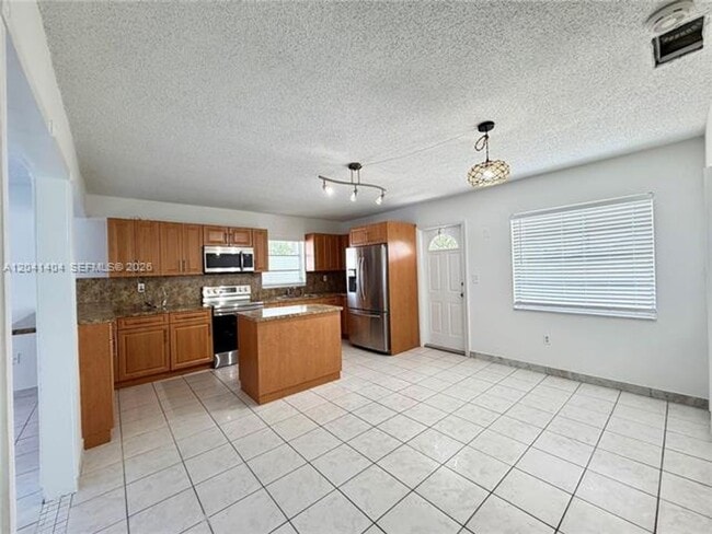 Photo - 913 NW 22nd Pl