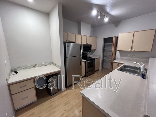 Photo - 22855 E Country Vista Dr Unidad #470 Rental