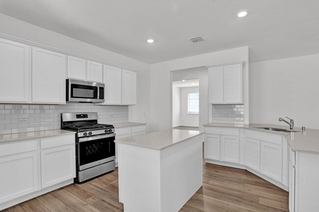 Photo - 1204 Sequoia Ln