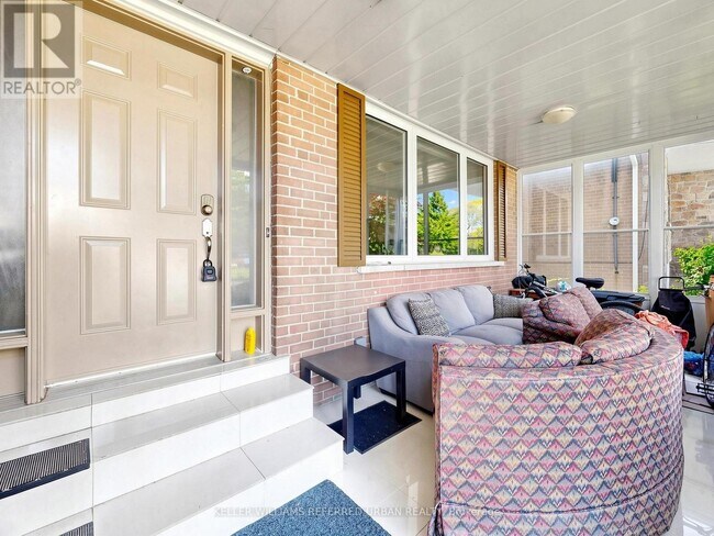 Photo - 32 Wycliffe Crescent
