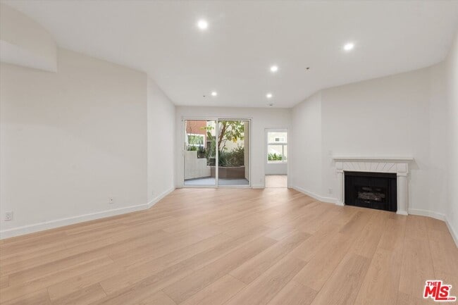 Photo - 620 S Gramercy Pl Unit 122