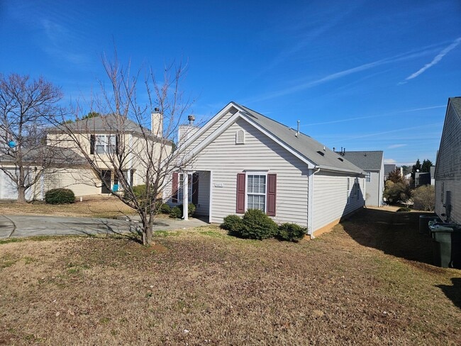 Photo - Darling 3br/2ba RANCH!! Avail Now! Near downtown Ral and I-40!!