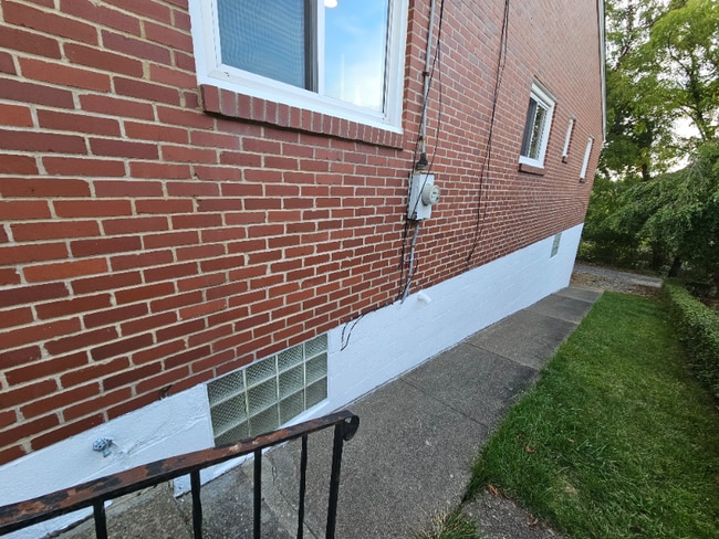 Photo - 1606 Greentree Rd