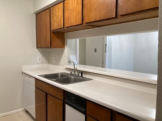 Photo - 3075 Walnut Bend Ln Unit 33