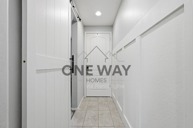 Photo - 9854 Thatcher Ave