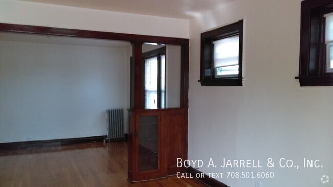 Building Photo - 9546 S Prairie Ave Unit 045 46F3 Rental