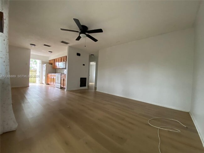 Photo - 6132 SW 39th St Unit R