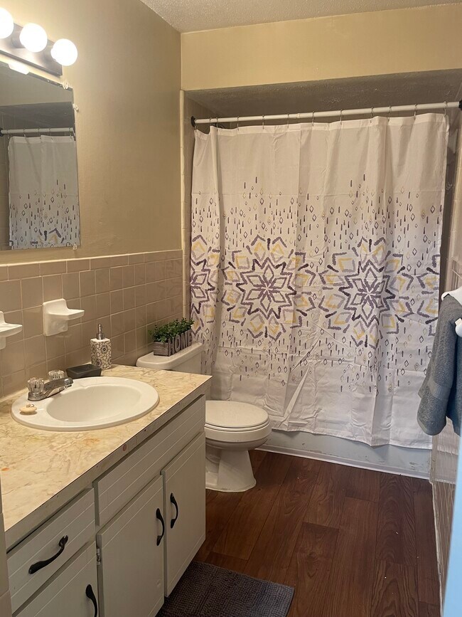 Upstairs Full Bath