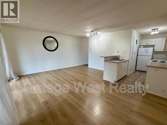 Photo - 1761-1761 Pandosy St