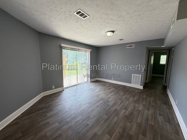 Photo - 1512 Waverly Way Unit D-2