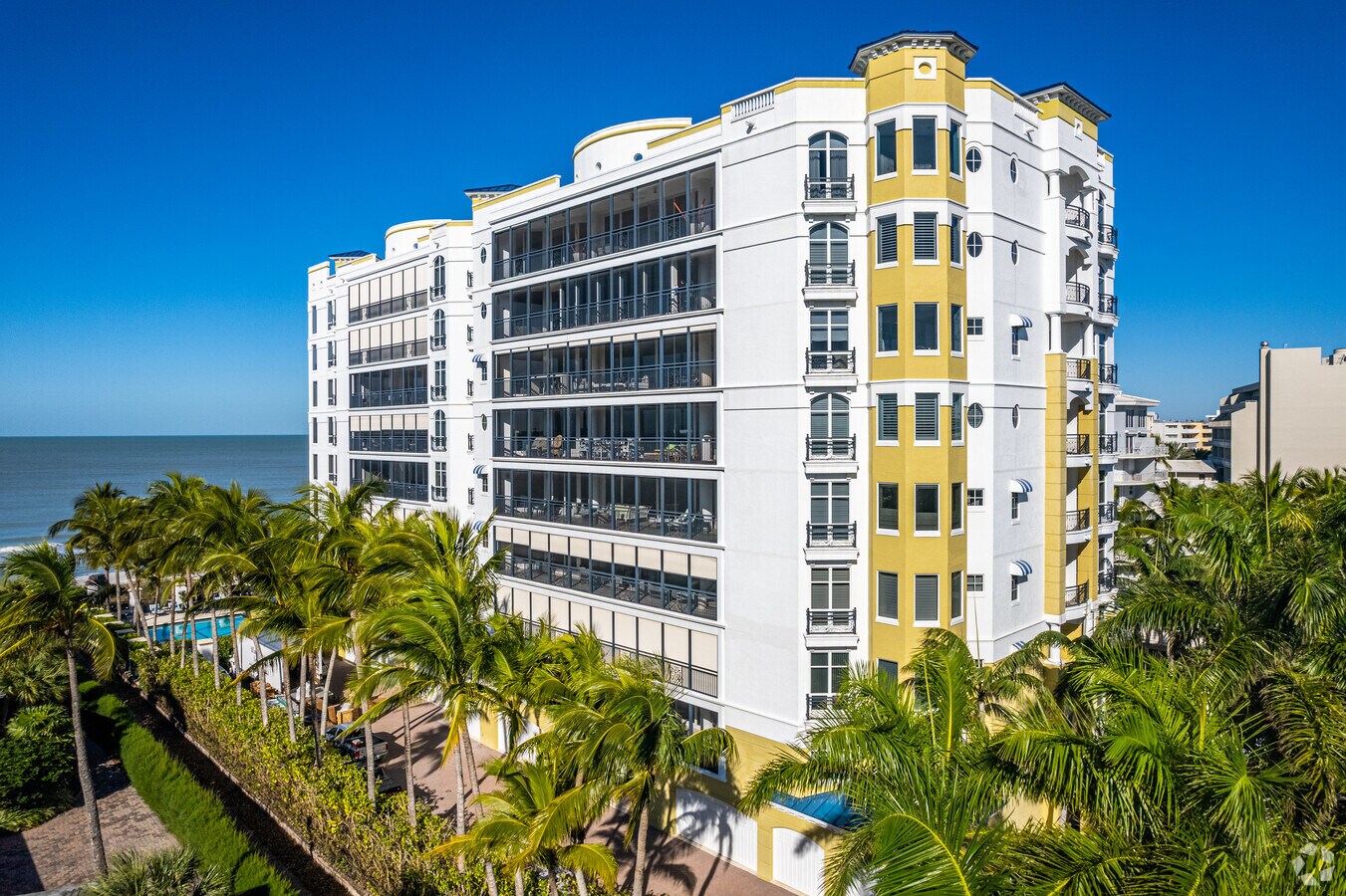 1801 Gulf Shore Blvd N - Sancerre Apartments