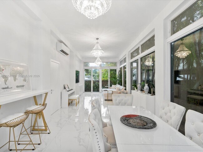 Photo - 825 SW 23rd Rd