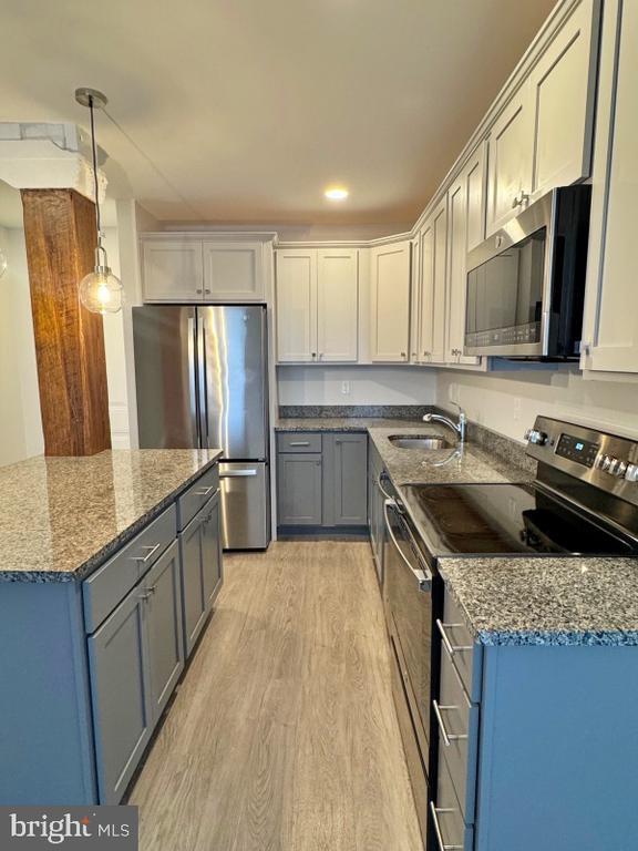 Building Photo - 50 N Duke St Unit 405 Rental