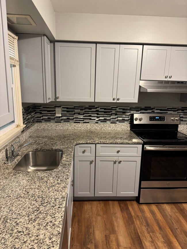 Photo - 425 Ontario St Unit 1 N