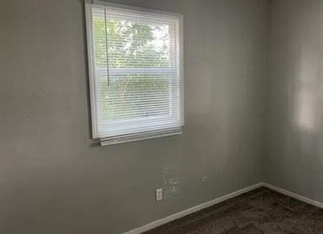 Photo - 15 Sherwood Ct