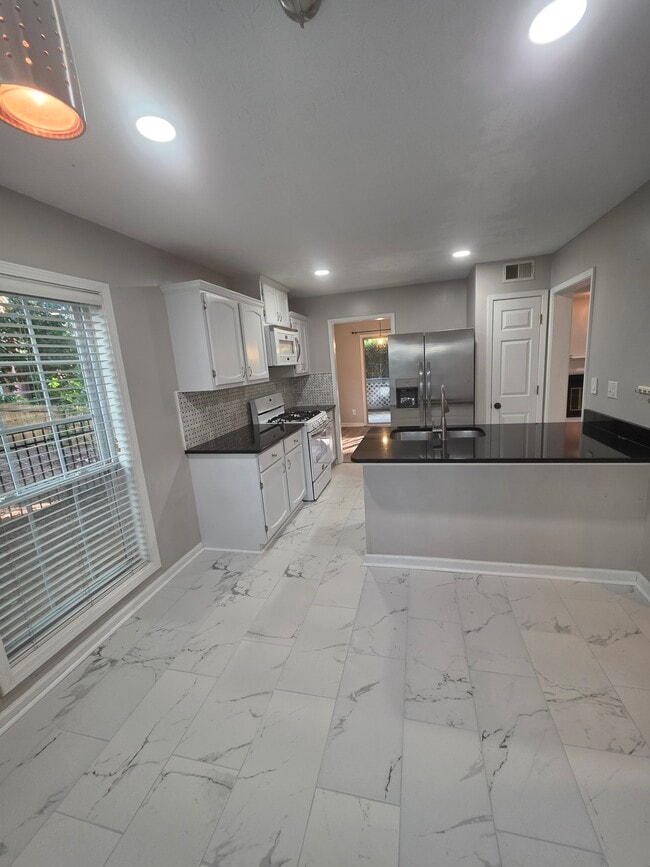 Kitchen - 1266 Weatherstone Dr NE Unit Condo