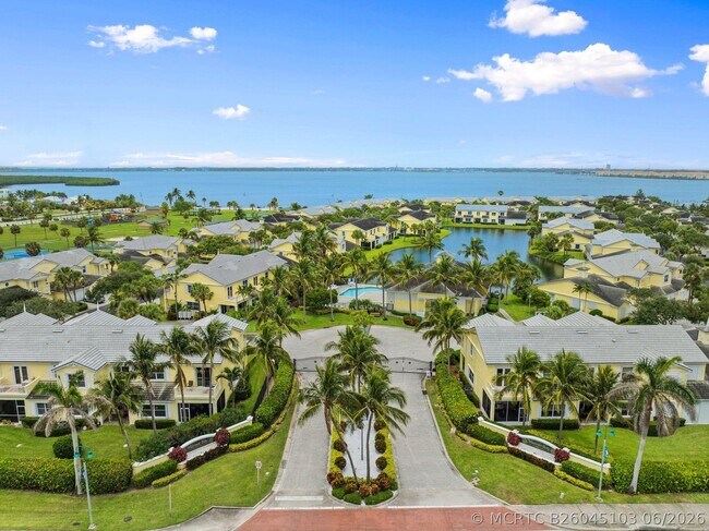 2200 Mariner Bay Blvd