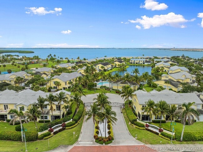 Photo - 2200 Mariner Bay Blvd