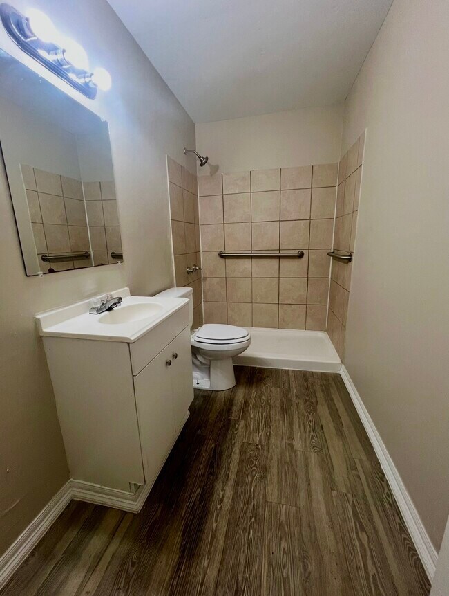 Photo - 415 Randall St