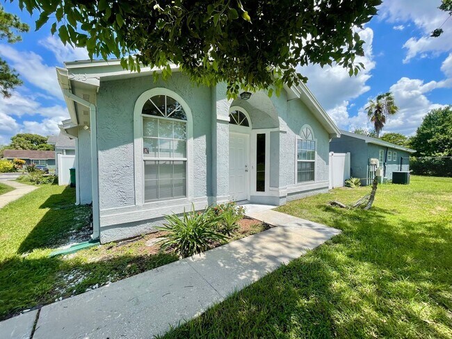 Photo - 313 San Gabriel St