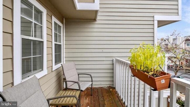 Photo - 5705 Chapman Mill Dr Unit 150