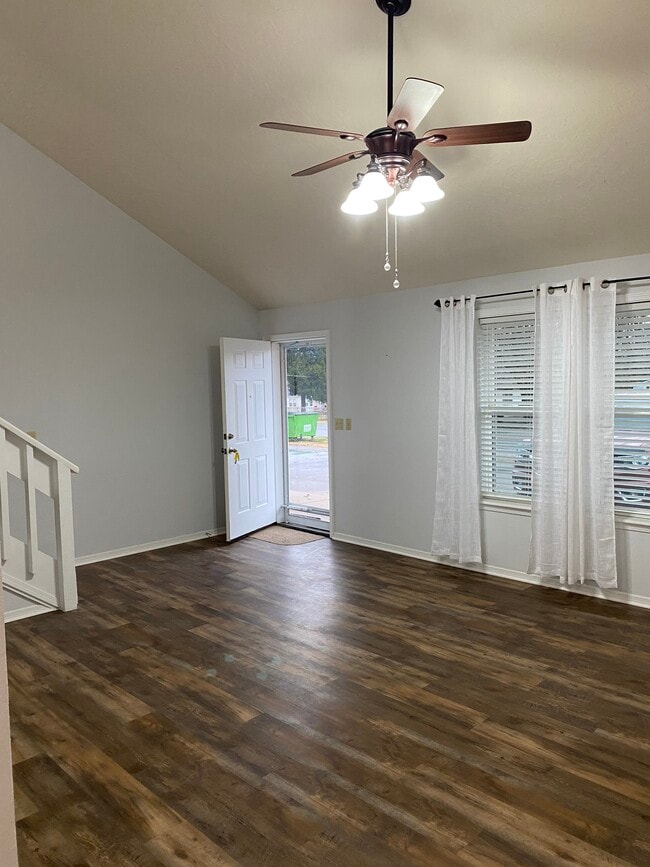 Photo - 617 S Broadway St Townhome