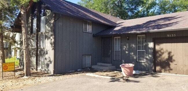 Building Photo - 9535 E Chenango Ave Unit 9535 E Chenango Ave Rental
