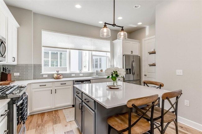 Photo - 1405 Hyde St