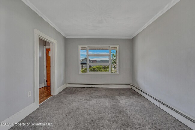 Photo - 176 Johnson St
