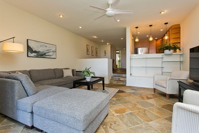 Photo - 117C Maunalua Ave