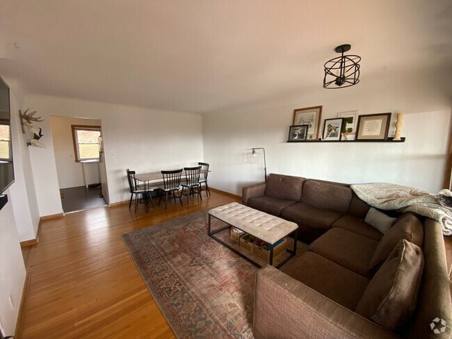 Building Photo - 221 17th Ave N Unit 221 Rental