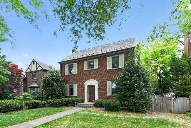 Building Photo - 4825 Butterworth Pl NW