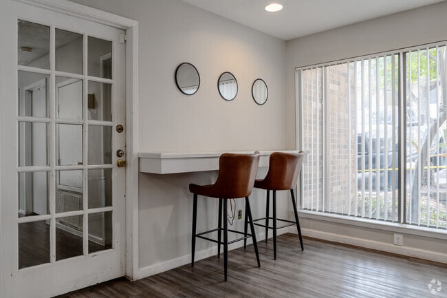 Cricket Hollow Apartments