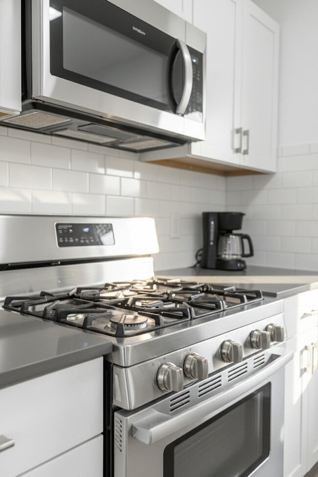 Photo - 3333 Broadway