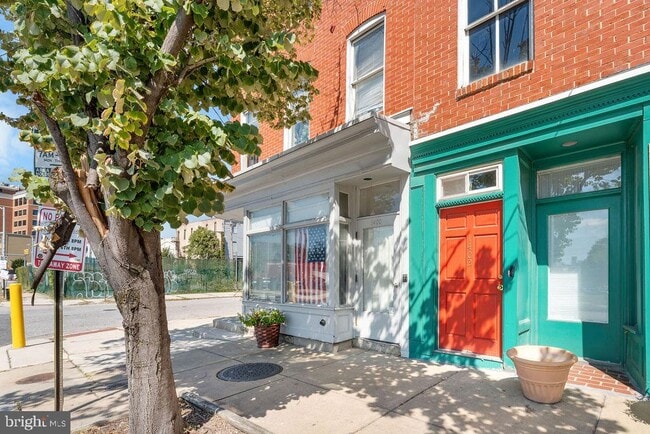Building Photo - 1402 E Baltimore St Unit 300 Rental