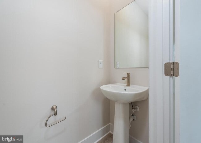 Photo - 1810 Parham Wy