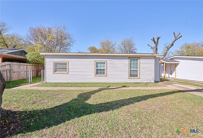 Building Photo - 919 Southside Dr