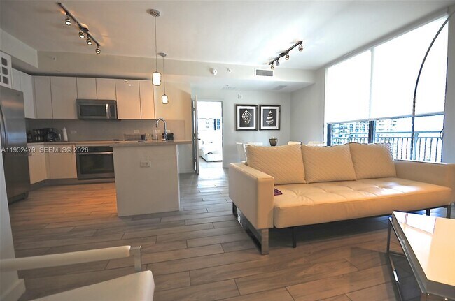 Photo - 999 SW 1st Ave Unidad 2802